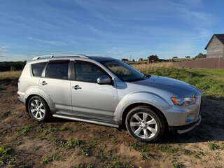 2010 Mitsubishi Outlander II Рестайлинг, серебристый, 950000 рублей, вид 2
