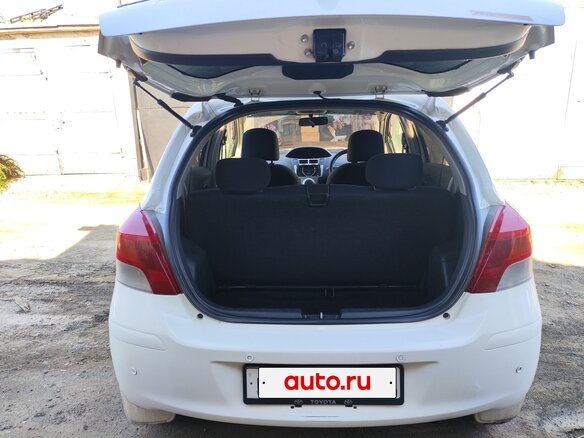 2010 Toyota Vitz II (XP90), белый, 600000 рублей - вид 8