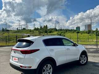 2017 Kia Sportage IV, белый, 1900000 рублей, вид 4