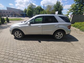 2005 Mercedes-Benz M-Класс 350 II (W164), серебристый, 960000 рублей, вид 2
