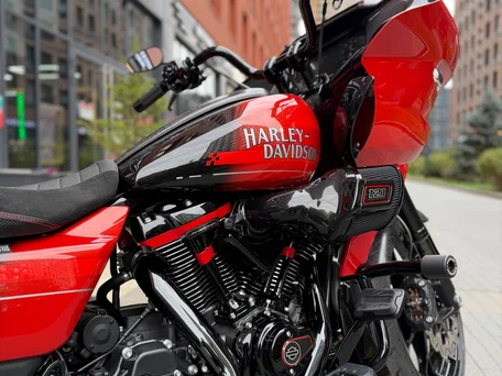2026 Harley-Davidson CVO Road Glide ST, оранжевый, 6500000 рублей, вид 3