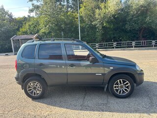 2012 Chevrolet Niva I Рестайлинг, серый, 550000 рублей, вид 3
