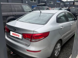2016 Kia Rio III Рестайлинг, серебристый, 1050000 рублей, вид 3