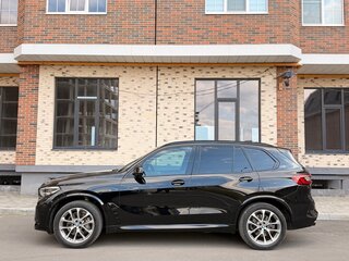 2021 BMW X5 40i IV (G05/G18), чёрный, 6500000 рублей, вид 2