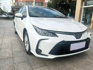 2022 Toyota Corolla XII (E210), белый, 1150000 рублей, вид 1