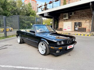 1992 BMW 3 серии 318i II (E30), чёрный, 2500000 рублей, вид 2