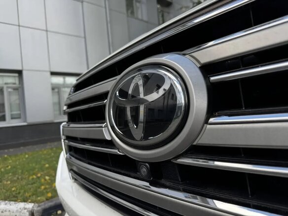 2019 Toyota Land Cruiser 200 Series Рестайлинг 2, белый, 9500000 рублей - вид 33