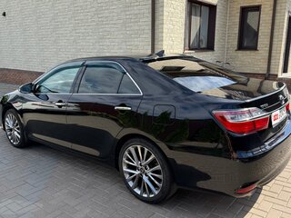 2016 Toyota Camry VII (XV50) Рестайлинг, чёрный, 2200000 рублей, вид 3