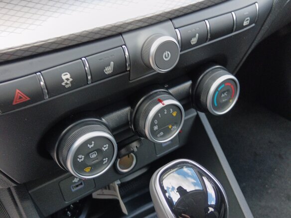 2026 Lada (ВАЗ) Vesta SW I Рестайлинг (NG), чёрный, 1865000 рублей - вид 12