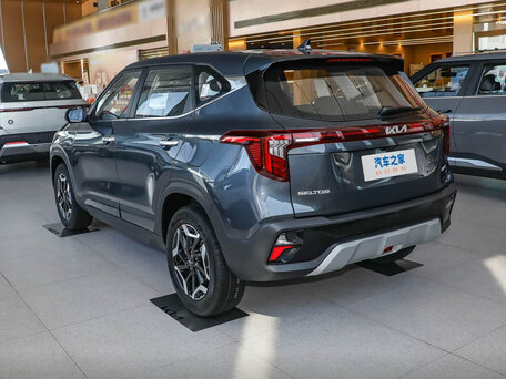 2026 Kia Seltos I Рестайлинг, серый, 2050000 рублей, вид 4