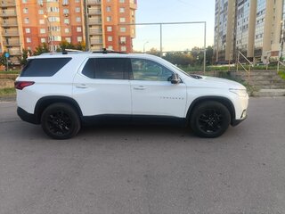 2018 Chevrolet Traverse II, белый, 3100000 рублей, вид 3