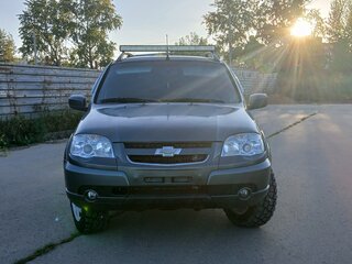 2013 Chevrolet Niva I Рестайлинг, зелёный, 700000 рублей, вид 1