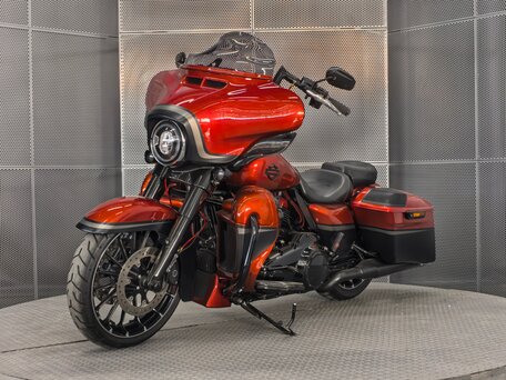 2017 Harley-Davidson CVO Street Glide, оранжевый, 2079000 рублей, вид 4