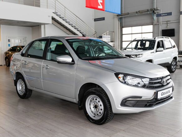 2026 Lada (ВАЗ) Granta I Рестайлинг, серебристый