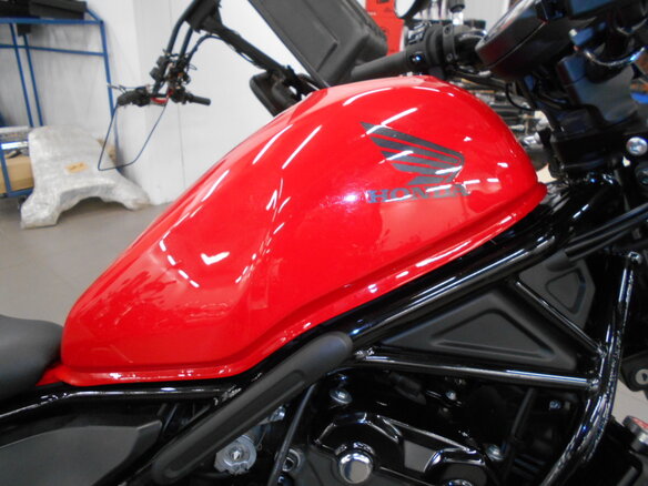 2018 Honda Rebel 500, красный - вид 13