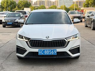 2023 Skoda Octavia IV (A8), белый, 1580000 рублей, вид 2