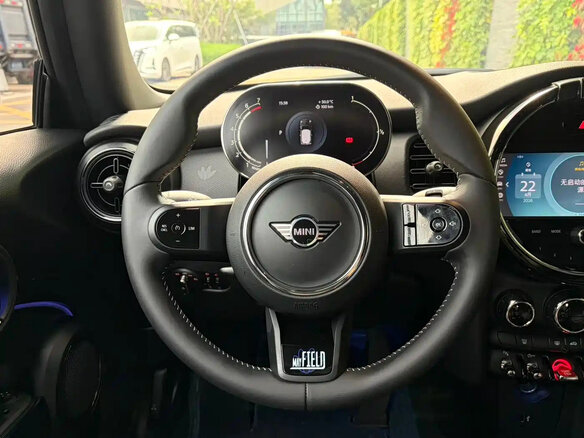 2023 Mini Hatch Cooper III (F55/F56) Рестайлинг 2, синий, 2340275 рублей - вид 9