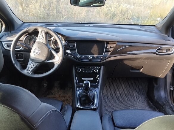 2017 Opel Astra K, серый, 900000 рублей - вид 4