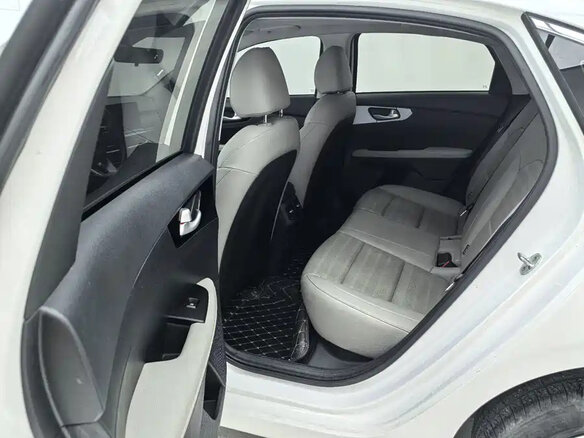 2023 Kia K3 II (China Market) Рестайлинг, белый, 1778000 рублей - вид 11
