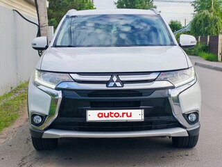 2016 Mitsubishi Outlander III Рестайлинг 2, белый, 1580000 рублей, вид 2