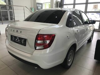 2026 Lada (ВАЗ) Granta I Рестайлинг, белый, 1057320 рублей, вид 3