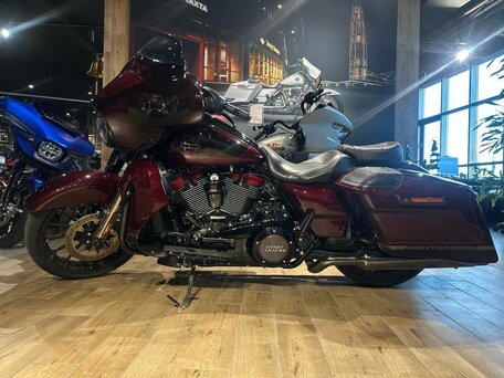 2018 Harley-Davidson CVO Street Glide, пурпурный, 3950000 рублей, вид 4