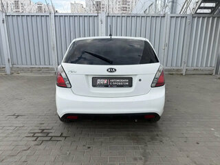 2011 Kia Rio II Рестайлинг, белый, 495000 рублей, вид 4