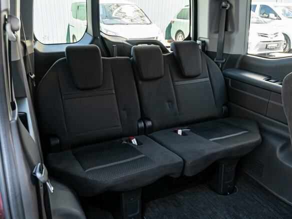 2021 Honda Stepwgn Spada V Рестайлинг, красный, 2650000 рублей - вид 11