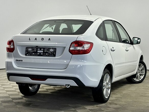 2026 Lada (ВАЗ) Granta I Рестайлинг, белый, 1213000 рублей - вид 4