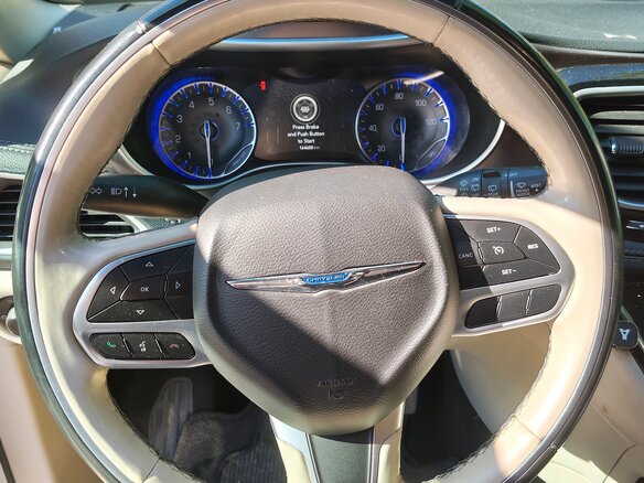 2017 Chrysler Pacifica RU, белый, 2590000 рублей - вид 10