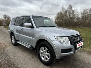 2015 Mitsubishi Pajero IV Рестайлинг 2, серебристый, 2999999 рублей, вид 1