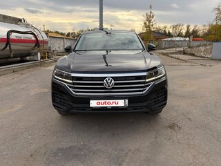 2018 Volkswagen Touareg III, чёрный, 4150000 рублей, вид 2