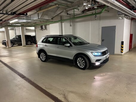 2019 Volkswagen Tiguan II, серый, 2350000 рублей, вид 2