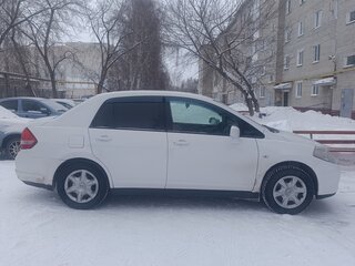 2009 Nissan Tiida Latio I, белый, 500000 рублей, вид 2