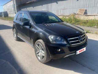 2009 Mercedes-Benz M-Класс 320 II (W164) Рестайлинг, чёрный, 1400000 рублей, вид 3