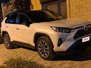 2020 Toyota RAV4 V (XA50), белый, 3350000 рублей, вид 2