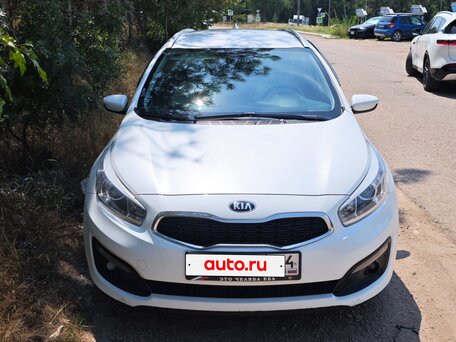 2018 Kia Ceed II Рестайлинг, белый, 1340000 рублей, вид 1