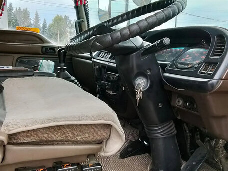 1996 Isuzu Forward (F-Series), красный, 1650000 рублей, вид 3