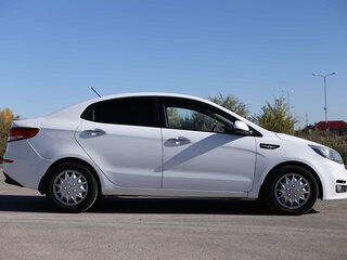 2016 Kia Rio III Рестайлинг, белый, 790400 рублей, вид 4