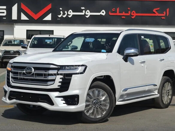 2026 Toyota Land Cruiser 300 Series, белый, 12200000 рублей