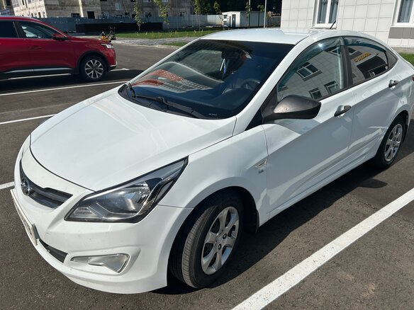 2015 Hyundai Solaris I Рестайлинг, белый, 850000 рублей