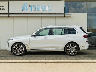 2025 BMW X7 40i I (G07) Рестайлинг, белый, 15790000 рублей, вид 4