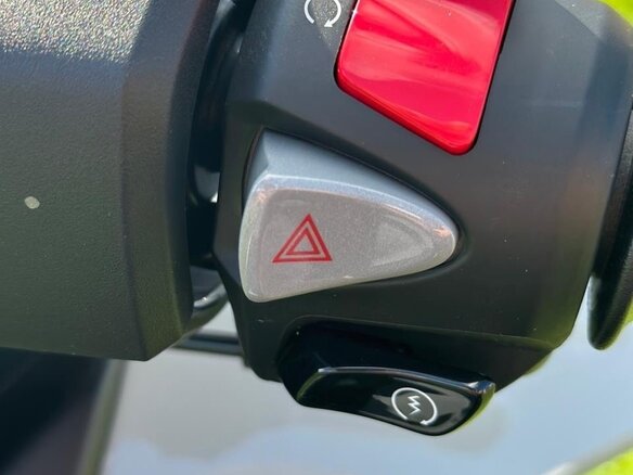 2023 Honda Forza, серебристый, 650000 рублей - вид 5