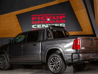 2025 Ram 1500 Crew Cab V Рестайлинг, серый, 12898000 рублей, вид 3