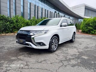2022 Mitsubishi Outlander III Рестайлинг 3, белый, 1980000 рублей, вид 1