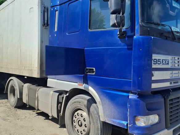 2000 DAF 95XF, синий, 1200000 рублей - вид 2