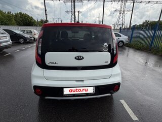 2018 Kia Soul II Рестайлинг, белый, 1900000 рублей, вид 3