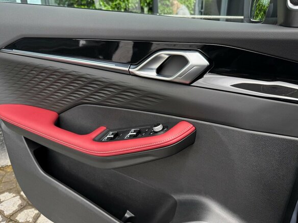 2026 Geely Coolray I Рестайлинг 2, белый - вид 23
