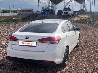 2017 Kia Cerato III Рестайлинг (Classic), белый, 1020000 рублей, вид 3