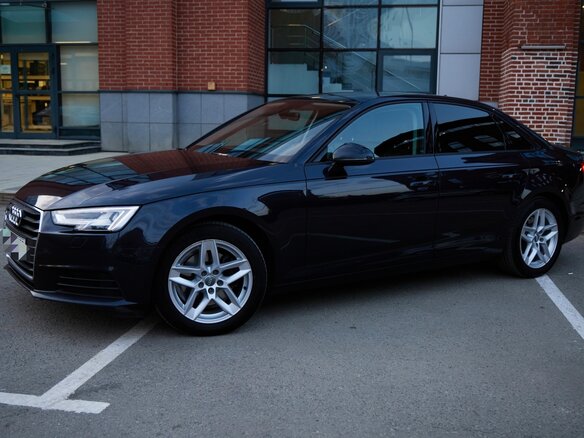 2018 Audi A4 V (B9), чёрный, 2200000 рублей - вид 2
